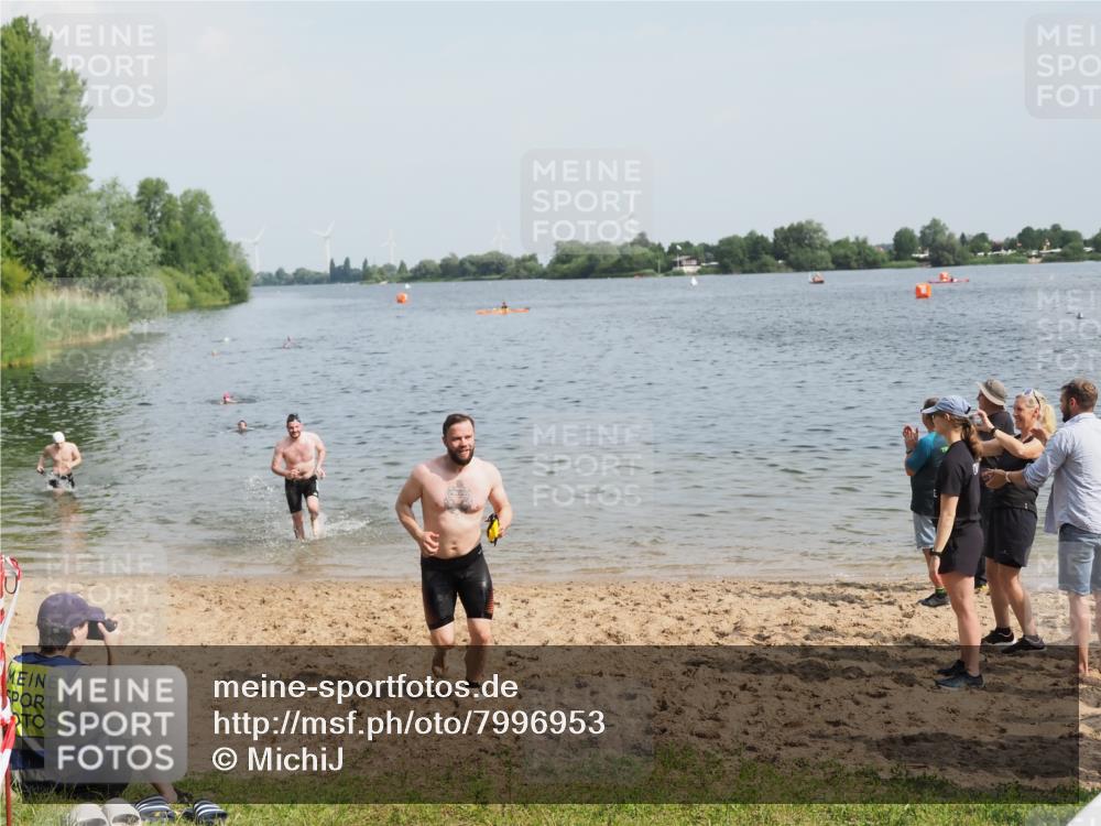 21.06.2025 - 27. Vierlanden-Triathlon MichiJ http://msf.ph/oto/7996953 15.06.2026 09:58:10 Schwimmen 289, 321, 360 meine-sportfotos.de