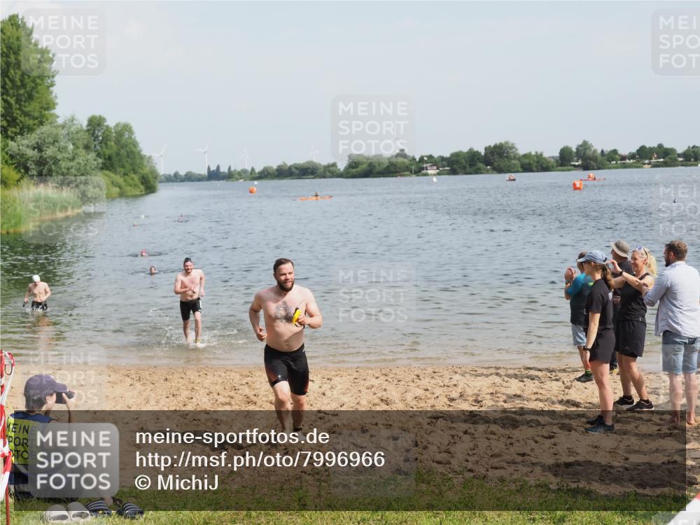 21.06.2025 - 27. Vierlanden-Triathlon MichiJ http://msf.ph/oto/7996966 15.06.2026 09:58:10 Schwimmen 289, 321, 360 meine-sportfotos.de