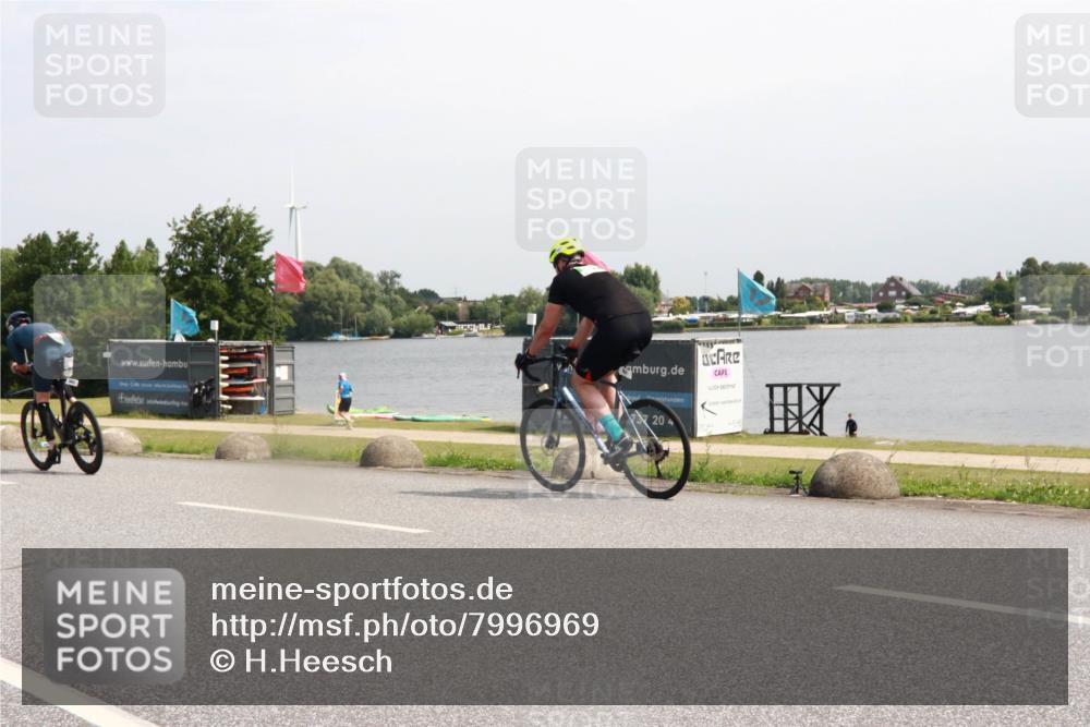 15.06.2025 - 27. Vierlanden-Triathlon H.Heesch http://msf.ph/oto/7996969 15.06.2025 11:31:41 Radfahren 652, 682, 759, 838, 956, 957 meine-sportfotos.de
