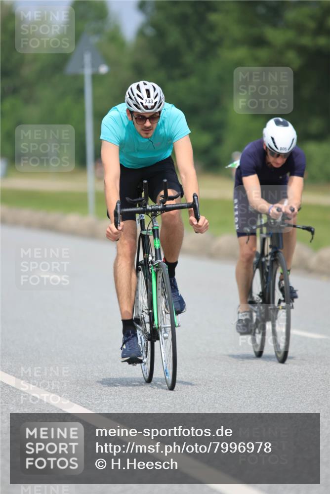 21.06.2025 - 27. Vierlanden-Triathlon H.Heesch http://msf.ph/oto/7996978 15.06.2025 12:23:35 Radfahren 733, 805, 812, 829 meine-sportfotos.de
