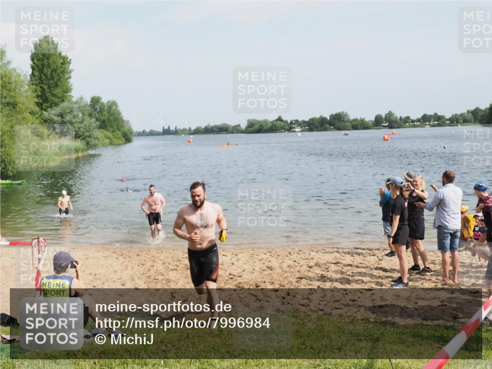 21.06.2025 - 27. Vierlanden-Triathlon MichiJ http://msf.ph/oto/7996984 15.06.2026 09:58:10 Schwimmen 289, 321, 360 meine-sportfotos.de