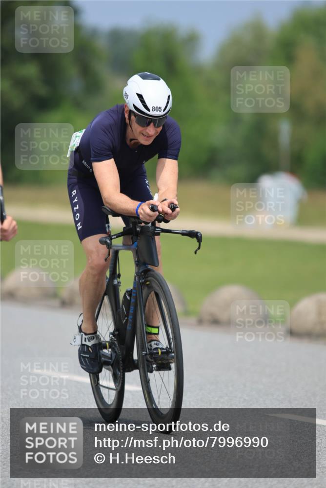 21.06.2025 - 27. Vierlanden-Triathlon H.Heesch http://msf.ph/oto/7996990 15.06.2025 12:23:36 Radfahren 733, 805, 812 meine-sportfotos.de