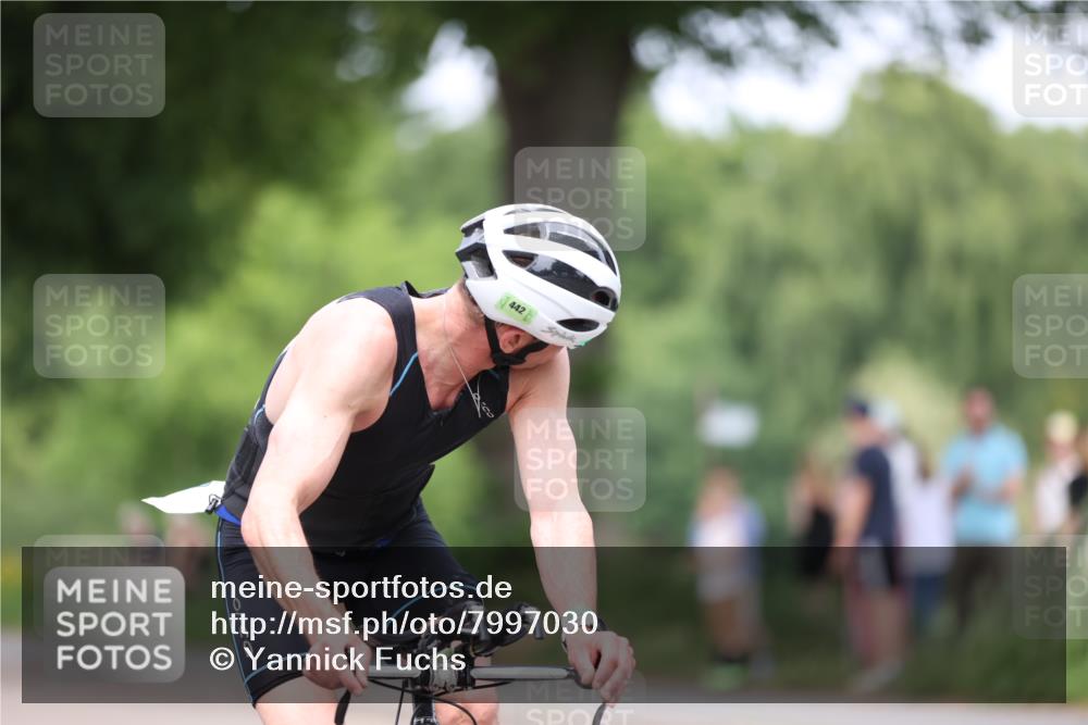15.06.2025 - 7 Türme Triathlon Yannick Fuchs http://msf.ph/oto/7997030 15.06.2025 13:12:18 Radfahren 359, 555, 593, 1178 meine-sportfotos.de