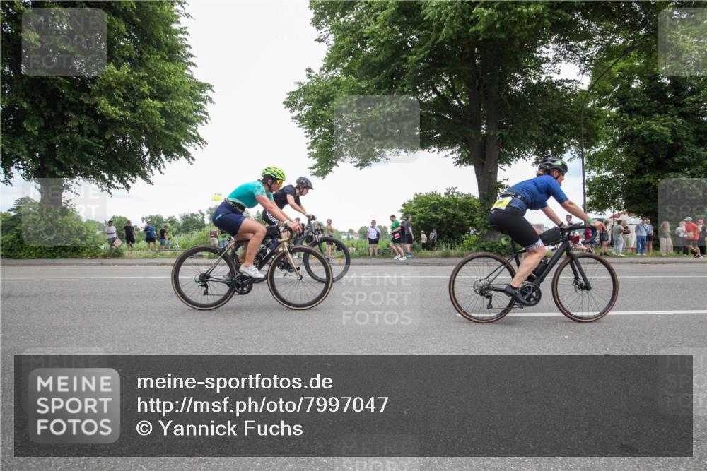 15.06.2025 - 7 Türme Triathlon Yannick Fuchs http://msf.ph/oto/7997047 15.06.2025 13:48:53 Radfahren 212, 230, 428, 796, 806, 1092, 1110 meine-sportfotos.de