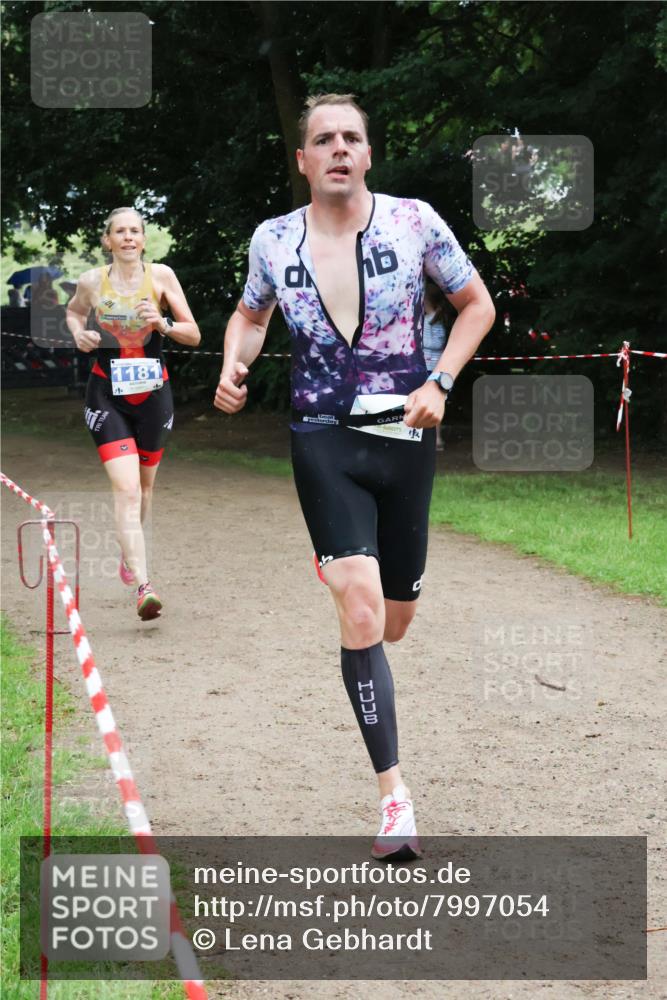 21.06.2025 - 27. Vierlanden-Triathlon Lena Gebhardt http://msf.ph/oto/7997054 15.06.2025 13:53:59 Laufen 1181, 6 meine-sportfotos.de
