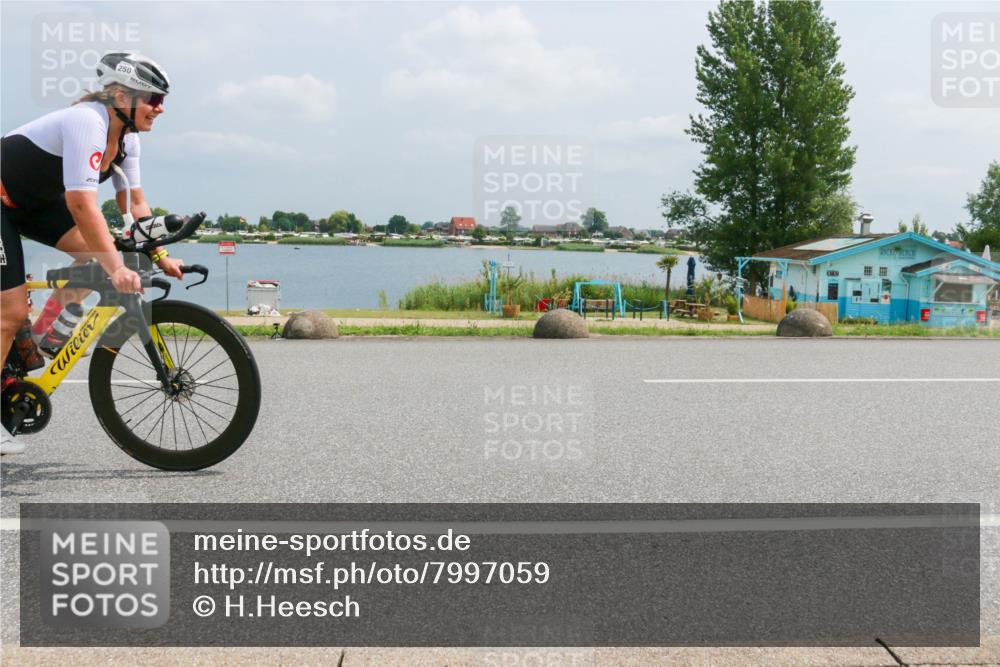 21.06.2025 - 27. Vierlanden-Triathlon H.Heesch http://msf.ph/oto/7997059 15.06.2025 12:24:16 Radfahren 250, 918 meine-sportfotos.de