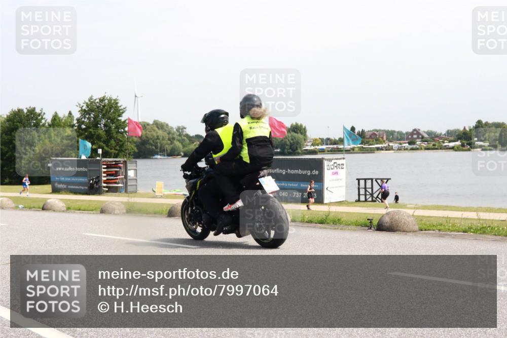 15.06.2025 - 27. Vierlanden-Triathlon H.Heesch http://msf.ph/oto/7997064 15.06.2025 11:31:55 Radfahren 113, 252, 898, 913 meine-sportfotos.de