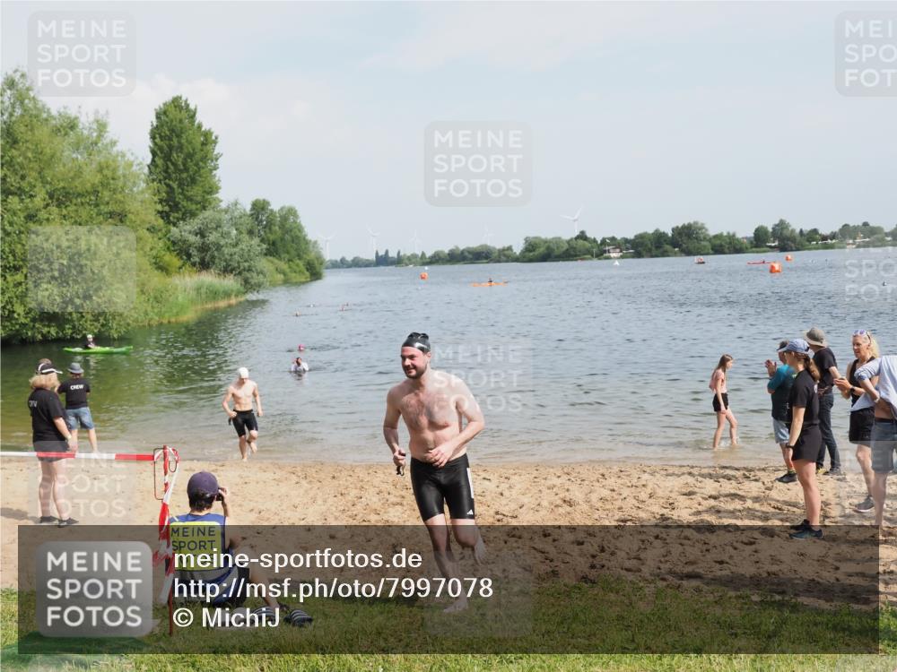 21.06.2025 - 27. Vierlanden-Triathlon MichiJ http://msf.ph/oto/7997078 15.06.2026 09:58:14 Schwimmen 289, 321, 360 meine-sportfotos.de