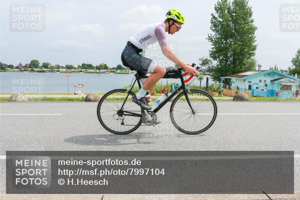 21.06.2025 - 27. Vierlanden-Triathlon H.Heesch http://msf.ph/oto/7997104 15.06.2025 12:24:37 Radfahren 714, 747, 841, 968 meine-sportfotos.de
