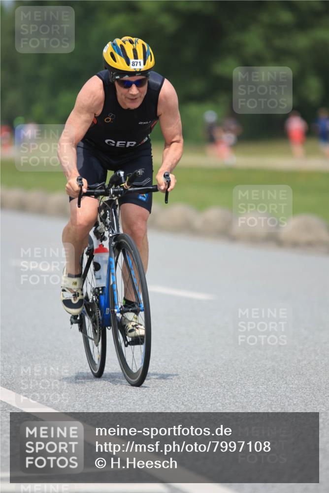 21.06.2025 - 27. Vierlanden-Triathlon H.Heesch http://msf.ph/oto/7997108 15.06.2025 12:24:02 Radfahren 658, 762, 871 meine-sportfotos.de