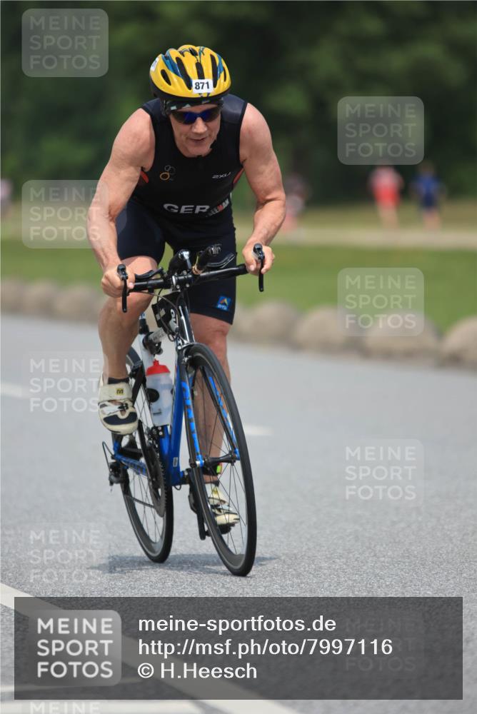21.06.2025 - 27. Vierlanden-Triathlon H.Heesch http://msf.ph/oto/7997116 15.06.2025 12:24:02 Radfahren 658, 762, 871 meine-sportfotos.de