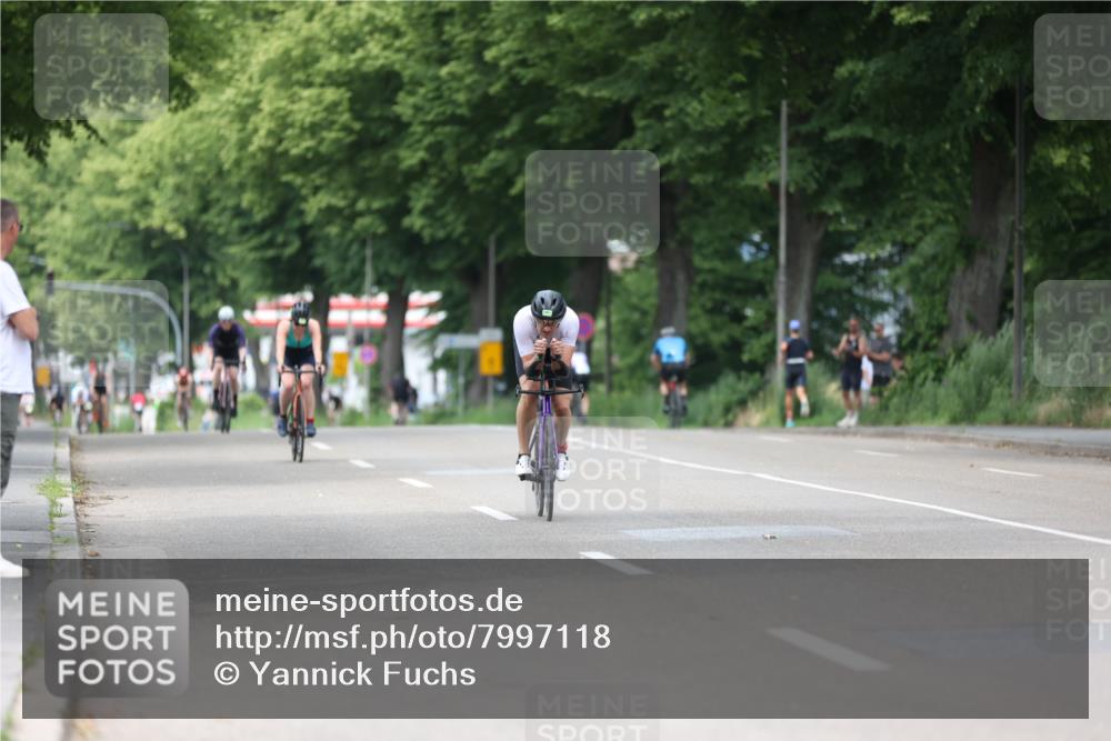 15.06.2025 - 7 Türme Triathlon Yannick Fuchs http://msf.ph/oto/7997118 15.06.2025 13:12:38 Radfahren 529, 571, 581, 660, 751, 782, 1056, 1129, 1137, 1138 meine-sportfotos.de