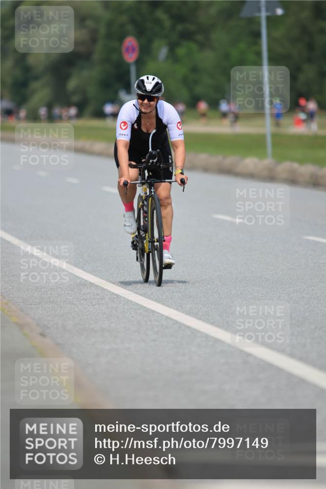 21.06.2025 - 27. Vierlanden-Triathlon H.Heesch http://msf.ph/oto/7997149 15.06.2025 12:24:11 Radfahren 250, 918 meine-sportfotos.de