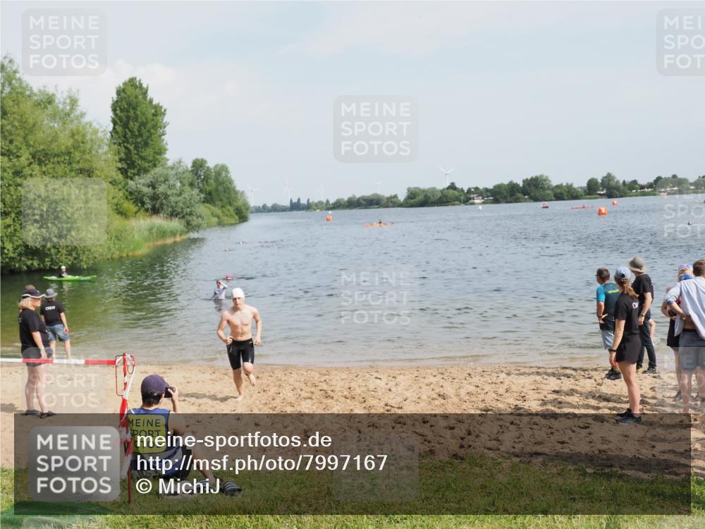 21.06.2025 - 27. Vierlanden-Triathlon MichiJ http://msf.ph/oto/7997167 15.06.2026 09:58:16 Schwimmen 289, 321, 360 meine-sportfotos.de