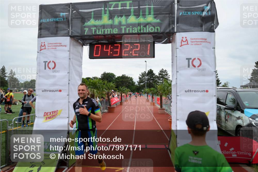15.06.2025 - 7 Türme Triathlon Michael Strokosch http://msf.ph/oto/7997171 15.06.2025 14:32:21 Ziel 500, 567 meine-sportfotos.de