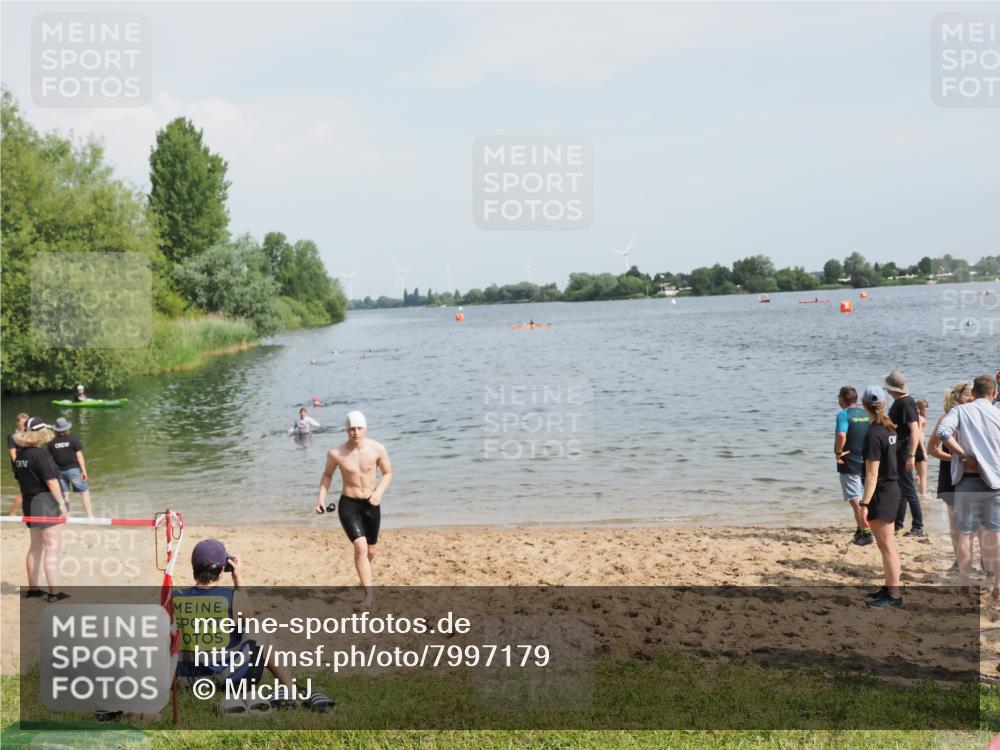21.06.2025 - 27. Vierlanden-Triathlon MichiJ http://msf.ph/oto/7997179 15.06.2026 09:58:17 Schwimmen 289, 321, 360 meine-sportfotos.de