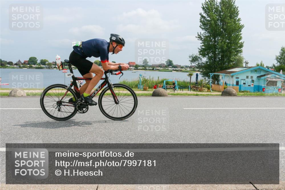 21.06.2025 - 27. Vierlanden-Triathlon H.Heesch http://msf.ph/oto/7997181 15.06.2025 12:25:12 Radfahren 835 meine-sportfotos.de