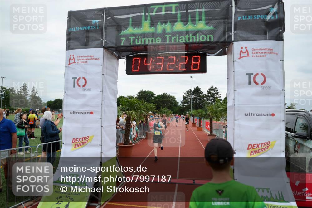 15.06.2025 - 7 Türme Triathlon Michael Strokosch http://msf.ph/oto/7997187 15.06.2025 14:32:28 Ziel 495, 533, 567, 830, 1035 meine-sportfotos.de