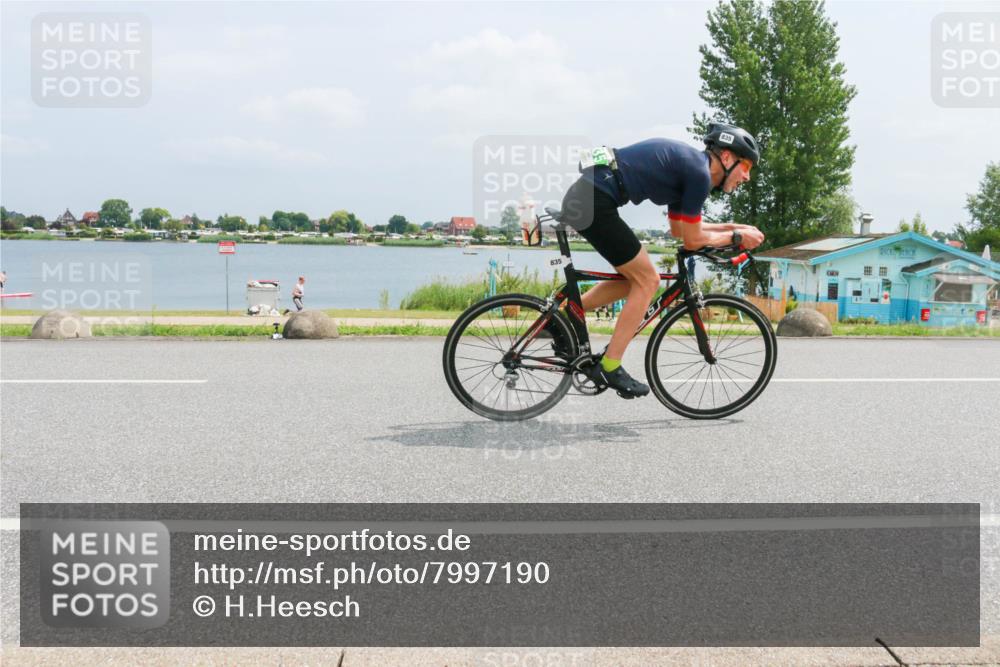 21.06.2025 - 27. Vierlanden-Triathlon H.Heesch http://msf.ph/oto/7997190 15.06.2025 12:25:12 Radfahren 835 meine-sportfotos.de