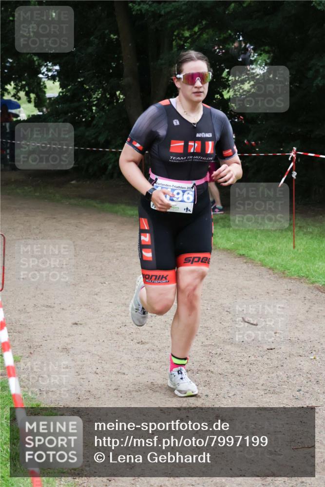 21.06.2025 - 27. Vierlanden-Triathlon Lena Gebhardt http://msf.ph/oto/7997199 15.06.2025 13:54:40 Laufen 202, 196 meine-sportfotos.de
