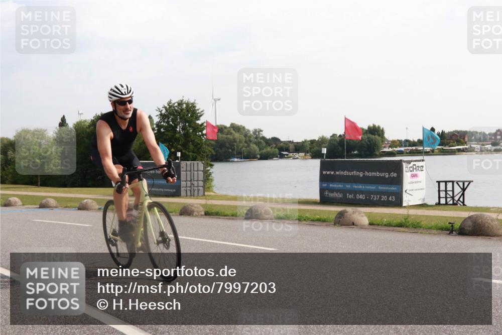 15.06.2025 - 27. Vierlanden-Triathlon H.Heesch http://msf.ph/oto/7997203 15.06.2025 09:33:02 Radfahren 48, 125, 180, 232 meine-sportfotos.de