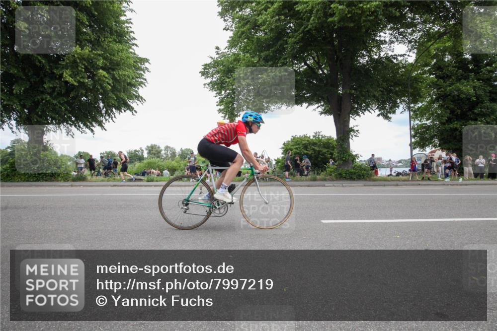 15.06.2025 - 7 Türme Triathlon Yannick Fuchs http://msf.ph/oto/7997219 15.06.2025 13:49:18 Radfahren 720, 858, 994 meine-sportfotos.de