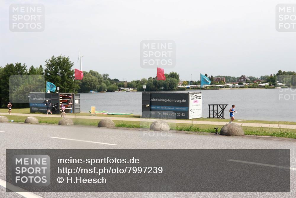 15.06.2025 - 27. Vierlanden-Triathlon H.Heesch http://msf.ph/oto/7997239 15.06.2025 11:32:06 Radfahren 144, 959 meine-sportfotos.de