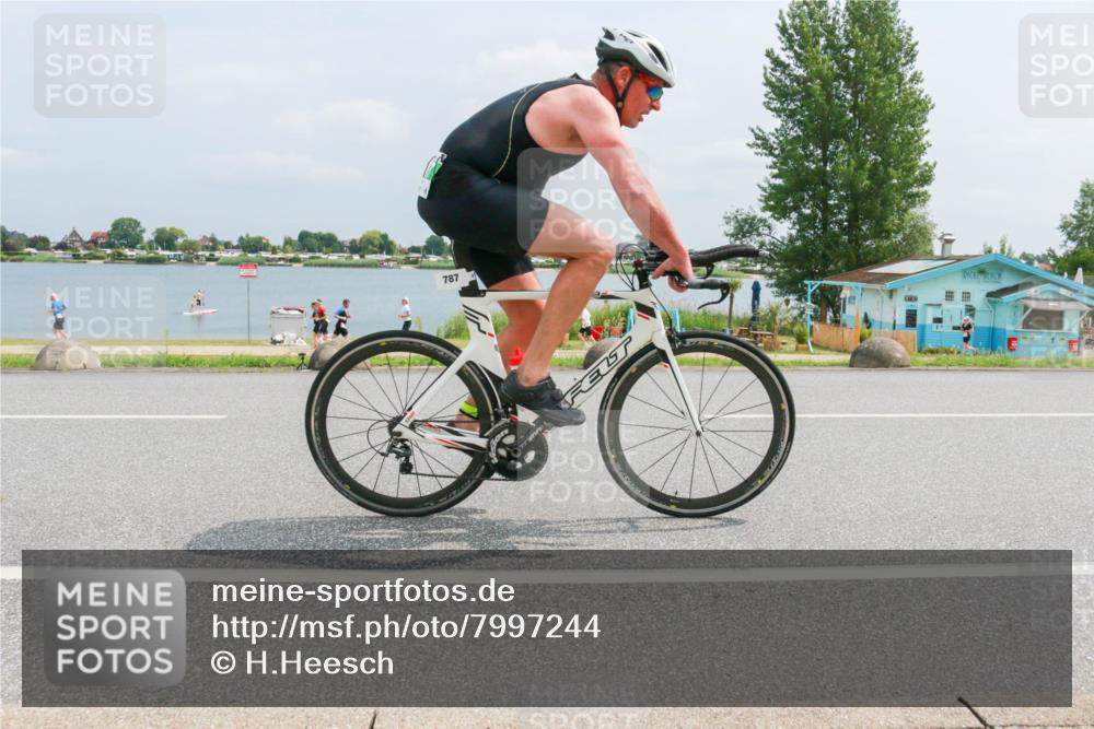 21.06.2025 - 27. Vierlanden-Triathlon H.Heesch http://msf.ph/oto/7997244 15.06.2025 12:25:29 Radfahren 717, 787, 847 meine-sportfotos.de