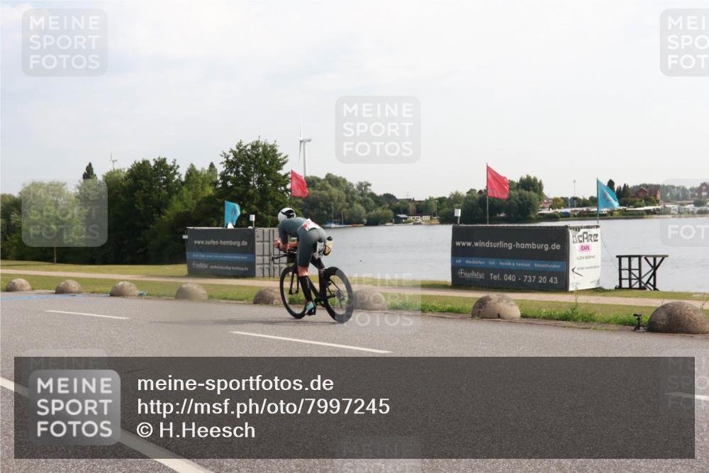 15.06.2025 - 27. Vierlanden-Triathlon H.Heesch http://msf.ph/oto/7997245 15.06.2025 09:33:37 Radfahren 202 meine-sportfotos.de