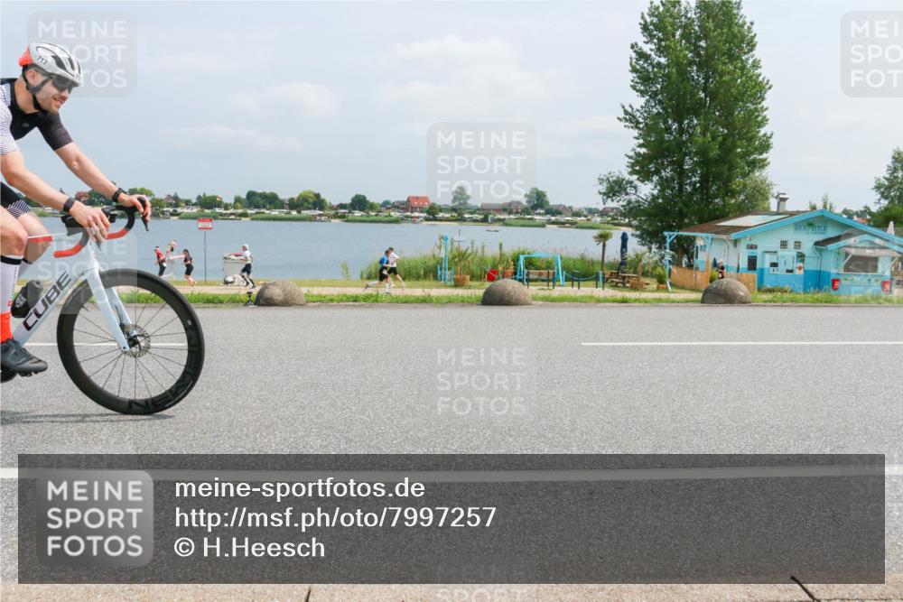 21.06.2025 - 27. Vierlanden-Triathlon H.Heesch http://msf.ph/oto/7997257 15.06.2025 12:25:30 Radfahren 717, 787, 847 meine-sportfotos.de