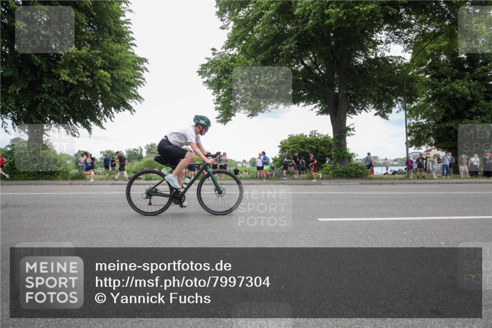 15.06.2025 - 7 Türme Triathlon Yannick Fuchs http://msf.ph/oto/7997304 15.06.2025 13:49:40 Radfahren 514, 781, 1051, 1089 meine-sportfotos.de
