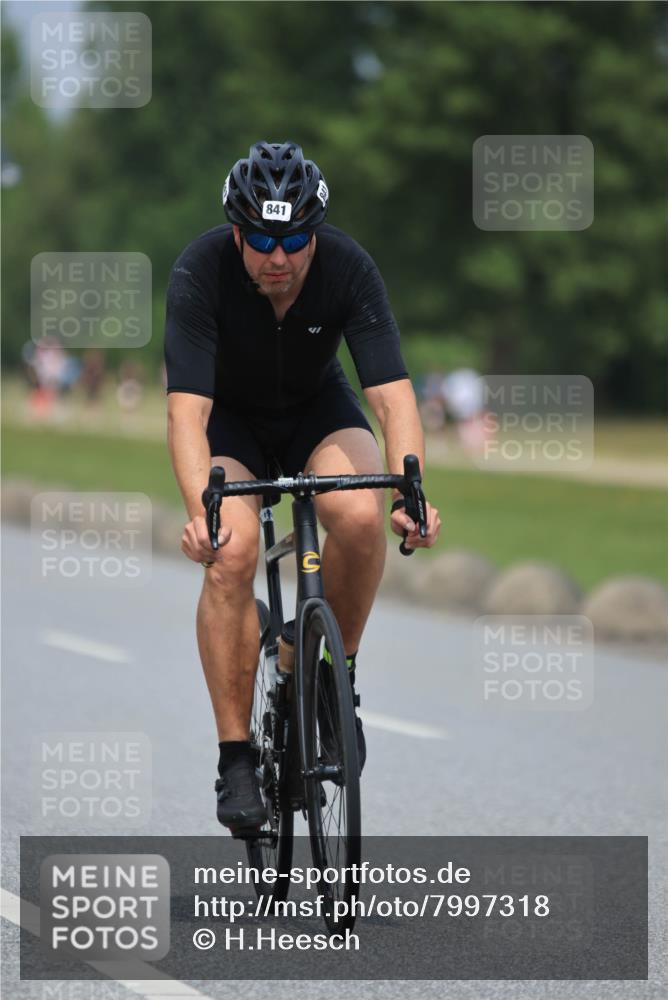 21.06.2025 - 27. Vierlanden-Triathlon H.Heesch http://msf.ph/oto/7997318 15.06.2025 12:24:38 Radfahren 714, 747, 841, 968 meine-sportfotos.de