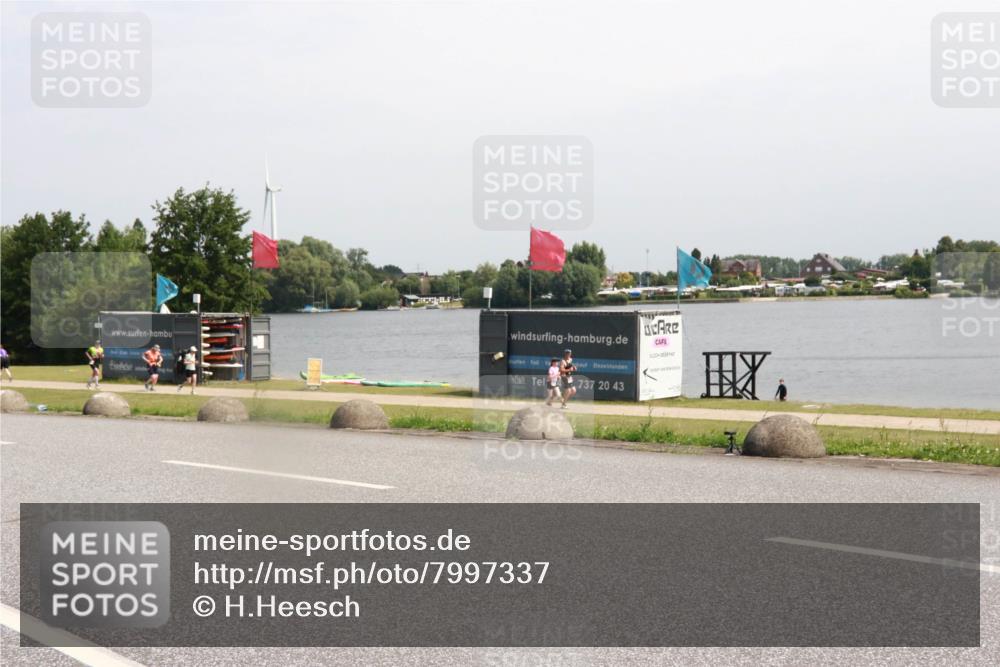 15.06.2025 - 27. Vierlanden-Triathlon H.Heesch http://msf.ph/oto/7997337 15.06.2025 11:32:12 Radfahren 144, 892 meine-sportfotos.de