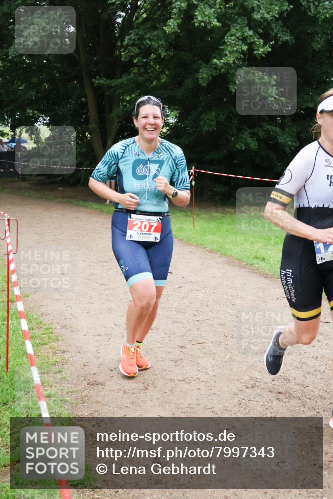 21.06.2025 - 27. Vierlanden-Triathlon Lena Gebhardt http://msf.ph/oto/7997343 15.06.2025 13:54:52 Laufen 1990 meine-sportfotos.de