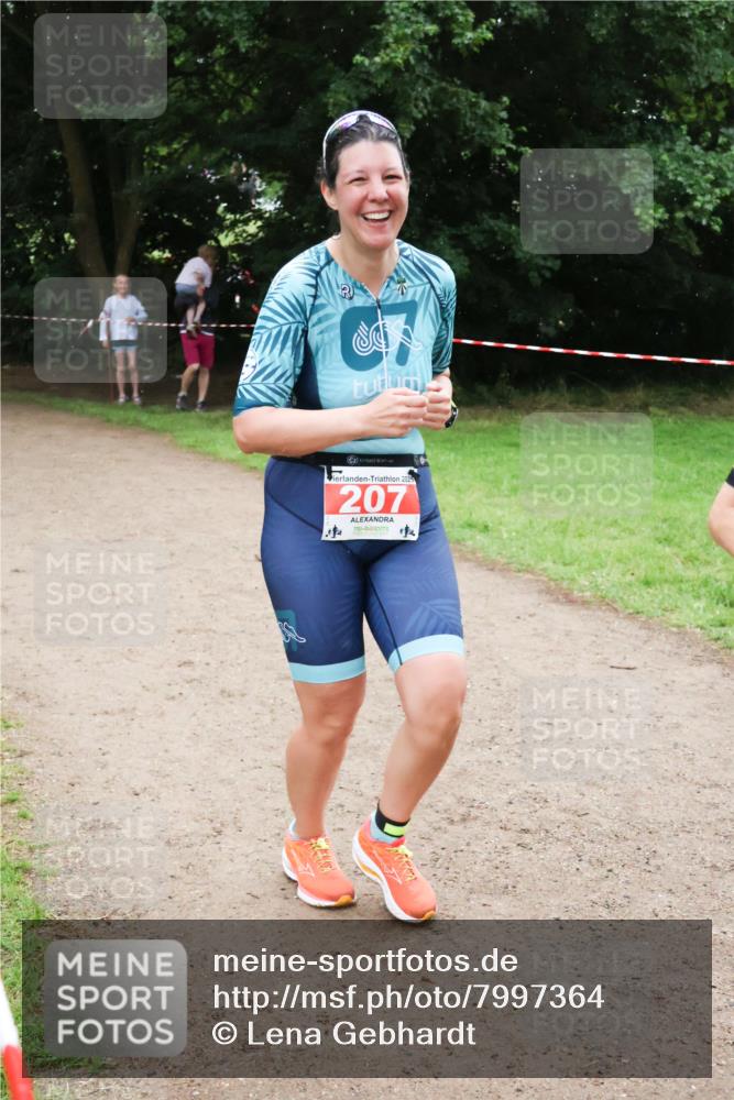 21.06.2025 - 27. Vierlanden-Triathlon Lena Gebhardt http://msf.ph/oto/7997364 15.06.2025 13:54:52 Laufen 07, 2025, 207, 14 meine-sportfotos.de