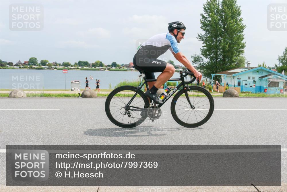 21.06.2025 - 27. Vierlanden-Triathlon H.Heesch http://msf.ph/oto/7997369 15.06.2025 12:25:56 Radfahren 816 meine-sportfotos.de
