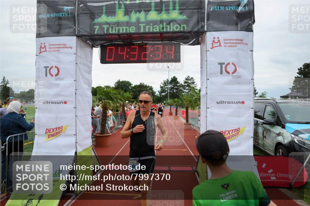 15.06.2025 - 7 Türme Triathlon Michael Strokosch http://msf.ph/oto/7997370 15.06.2025 14:32:34 Ziel 488, 495, 533, 830, 871, 1035 meine-sportfotos.de