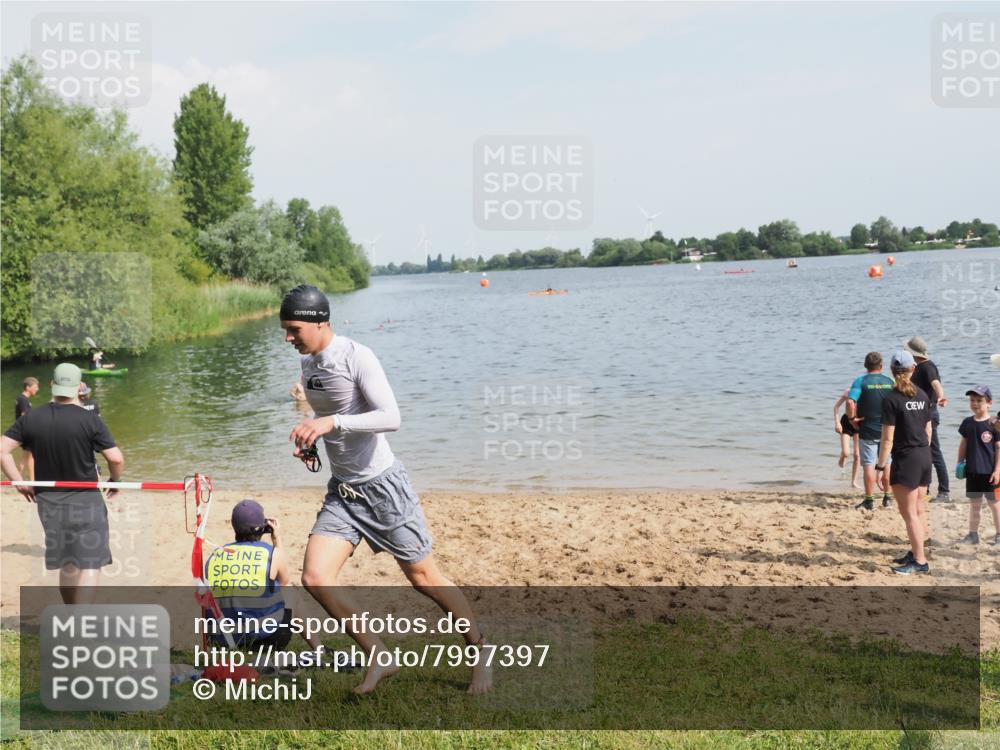 21.06.2025 - 27. Vierlanden-Triathlon MichiJ http://msf.ph/oto/7997397 15.06.2026 09:58:31 Schwimmen 345 meine-sportfotos.de