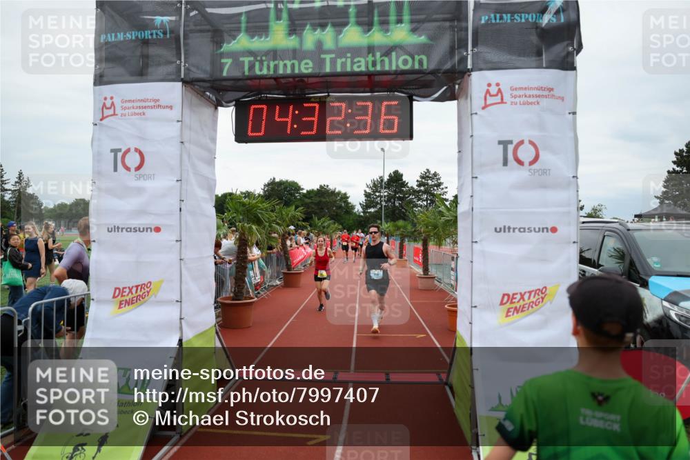 15.06.2025 - 7 Türme Triathlon Michael Strokosch http://msf.ph/oto/7997407 15.06.2025 14:32:36 Ziel 402, 488, 495, 533, 830, 871, 1035 meine-sportfotos.de