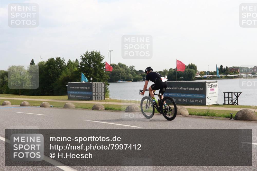 15.06.2025 - 27. Vierlanden-Triathlon H.Heesch http://msf.ph/oto/7997412 15.06.2025 09:36:17 Radfahren 167 meine-sportfotos.de