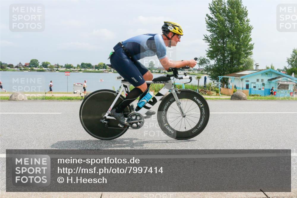 21.06.2025 - 27. Vierlanden-Triathlon H.Heesch http://msf.ph/oto/7997414 15.06.2025 12:26:04 Radfahren 836 meine-sportfotos.de