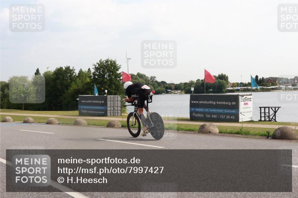 15.06.2025 - 27. Vierlanden-Triathlon H.Heesch http://msf.ph/oto/7997427 15.06.2025 09:36:49 Radfahren 38, 185 meine-sportfotos.de