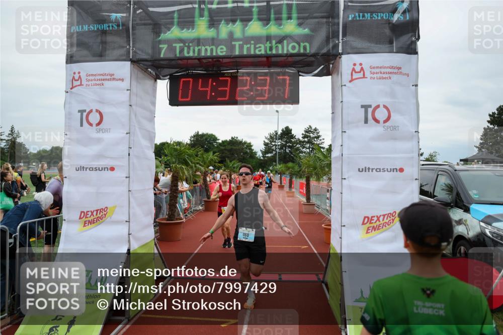 15.06.2025 - 7 Türme Triathlon Michael Strokosch http://msf.ph/oto/7997429 15.06.2025 14:32:37 Ziel 286, 402, 488, 495, 533, 871, 1035 meine-sportfotos.de