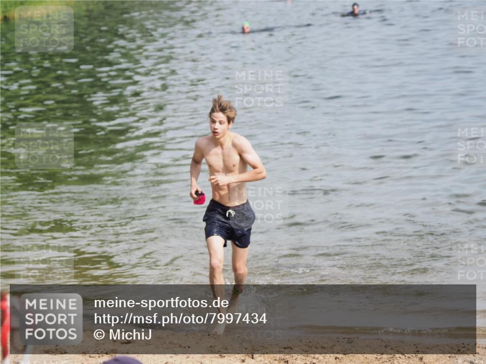 21.06.2025 - 27. Vierlanden-Triathlon MichiJ http://msf.ph/oto/7997434 15.06.2026 09:58:41 Schwimmen 269 meine-sportfotos.de