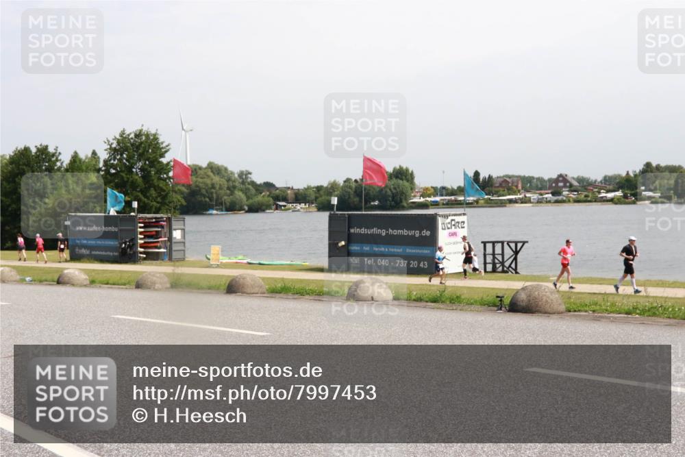 15.06.2025 - 27. Vierlanden-Triathlon H.Heesch http://msf.ph/oto/7997453 15.06.2025 11:32:50 Radfahren 718 meine-sportfotos.de