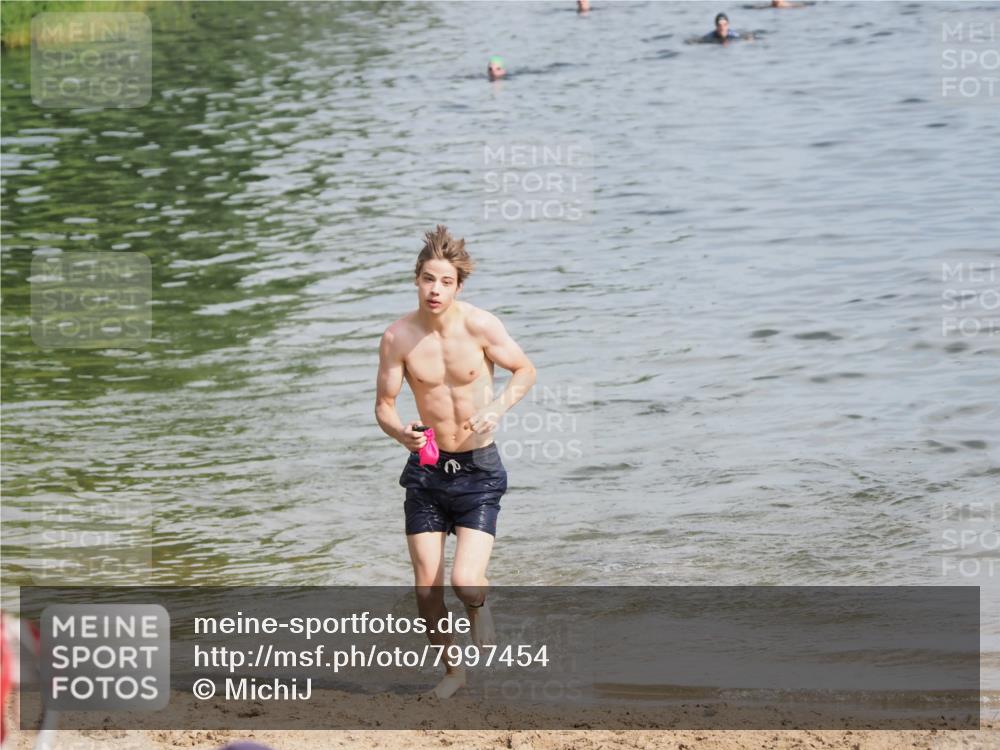 21.06.2025 - 27. Vierlanden-Triathlon MichiJ http://msf.ph/oto/7997454 15.06.2026 09:58:41 Schwimmen 269 meine-sportfotos.de