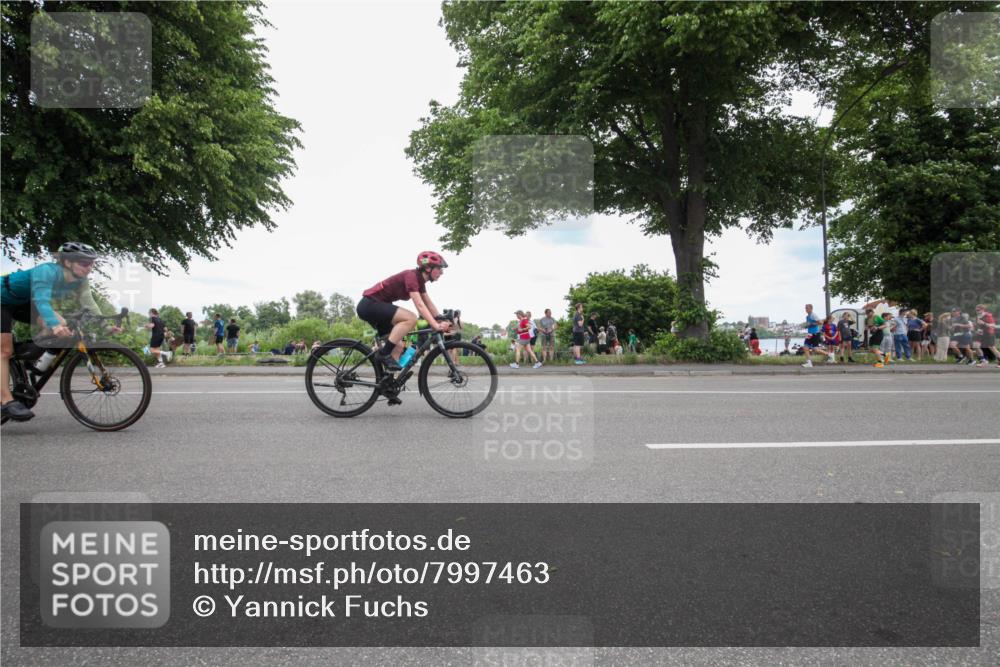15.06.2025 - 7 Türme Triathlon Yannick Fuchs http://msf.ph/oto/7997463 15.06.2025 13:50:26 Radfahren 822, 839, 850, 866 meine-sportfotos.de