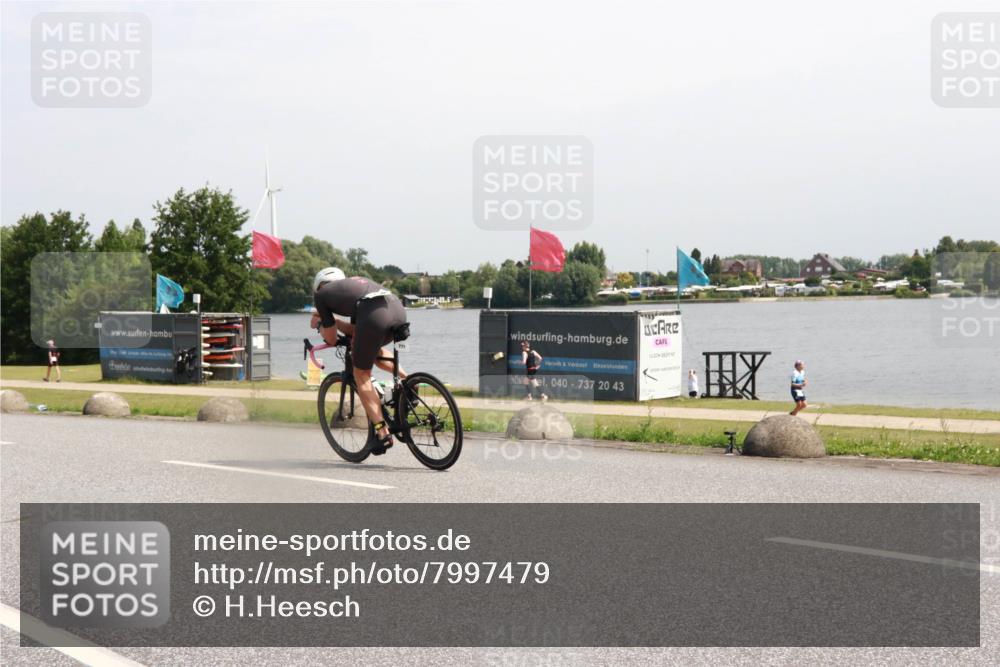15.06.2025 - 27. Vierlanden-Triathlon H.Heesch http://msf.ph/oto/7997479 15.06.2025 11:32:52 Radfahren 718, 771 meine-sportfotos.de