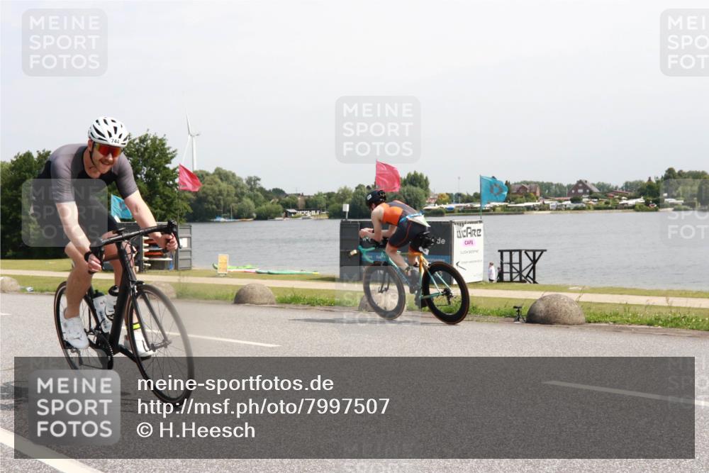 15.06.2025 - 27. Vierlanden-Triathlon H.Heesch http://msf.ph/oto/7997507 15.06.2025 11:32:57 Radfahren 718, 744, 771 meine-sportfotos.de