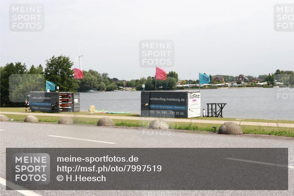 15.06.2025 - 27. Vierlanden-Triathlon H.Heesch http://msf.ph/oto/7997519 15.06.2025 11:32:59 Radfahren 650, 744, 771 meine-sportfotos.de